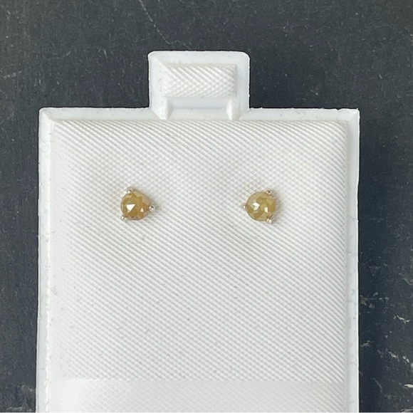 One of a kind Rose cut Yellow Diamond earrings - Picture 4 of 10